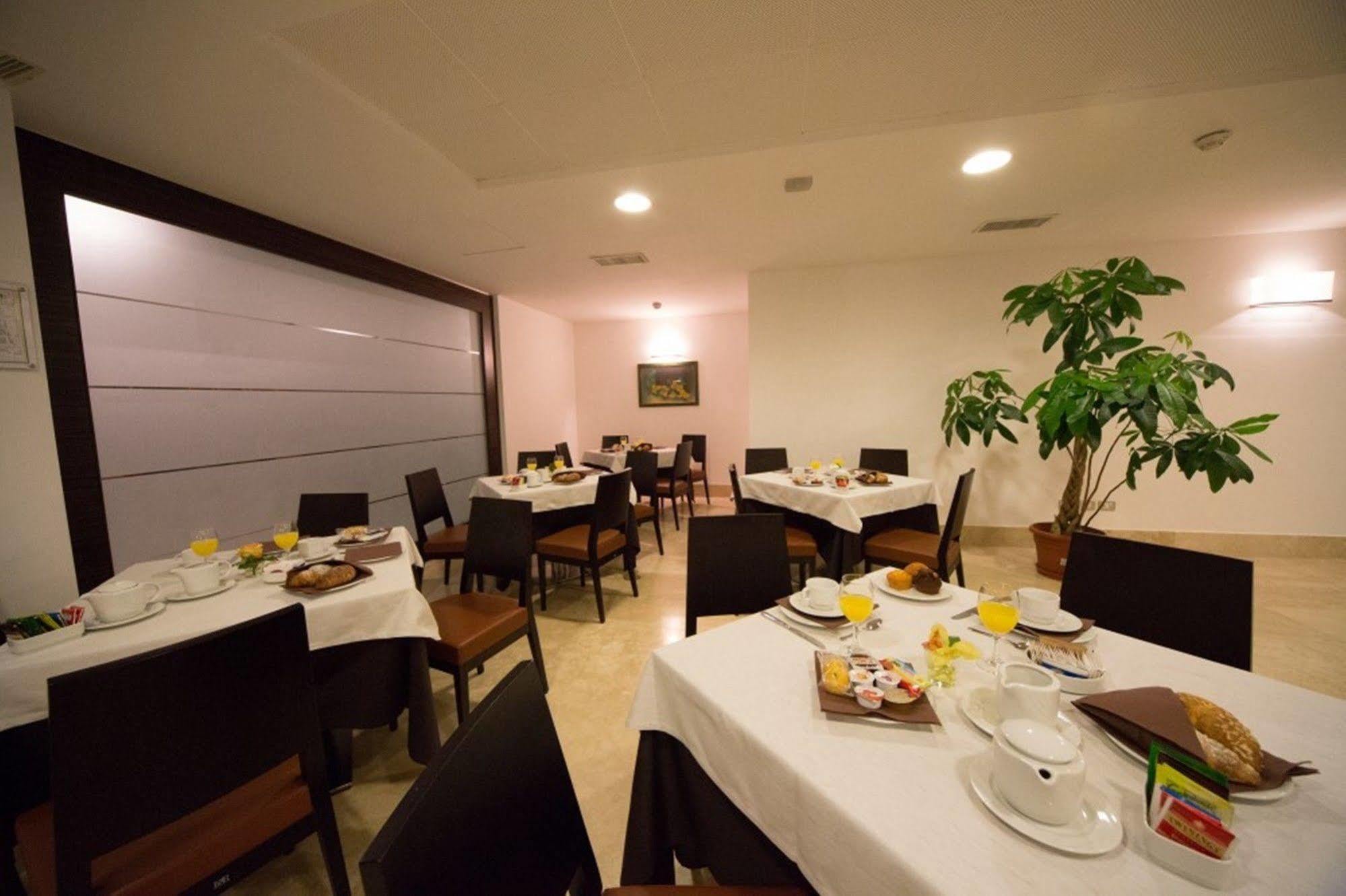 Centrum Palace Hotel&Resorts Campobasso Exterior foto